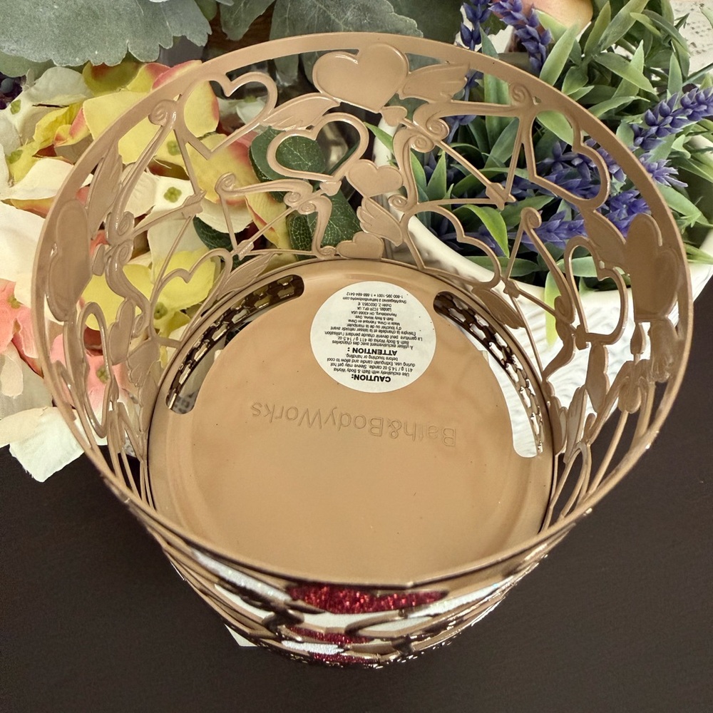 🆕🪉BATH & BODY WORKS LIMITED EDITION “CUPID LOVE” 3-WICK CANDLE HOLDER. NEW! - Picture 6 of 11